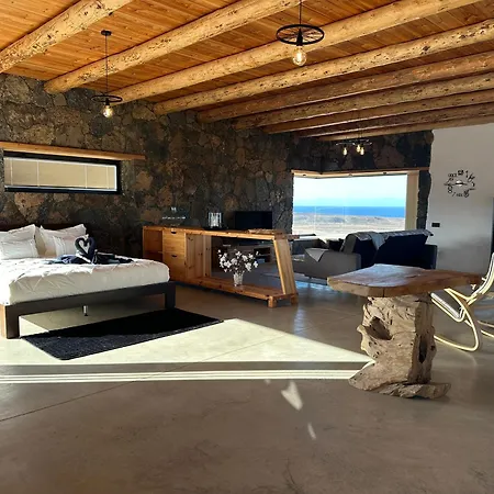 Casita Tahona Con Vistas De Infarto Al Mar Y Volcanes Con Absoluta Privacidad Holiday home *